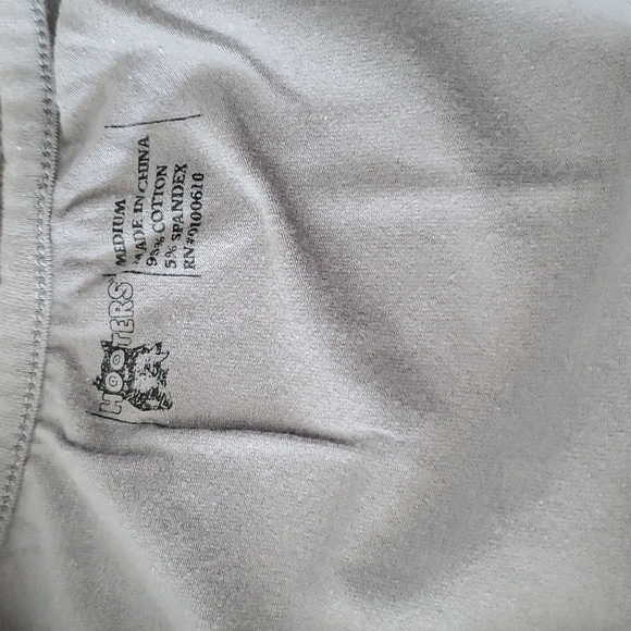 Hooters "Lethal Beauty" Tank Top - Picture 3 of 3